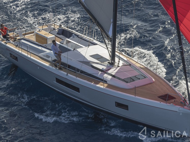 Oceanis 51.1 - Yacht Charter Sailica