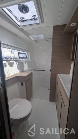 Lagoon 40 - Yacht Charter Sailica