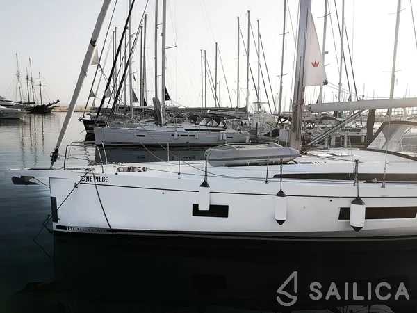 Oceanis 51.1 - Yacht Charter Sailica