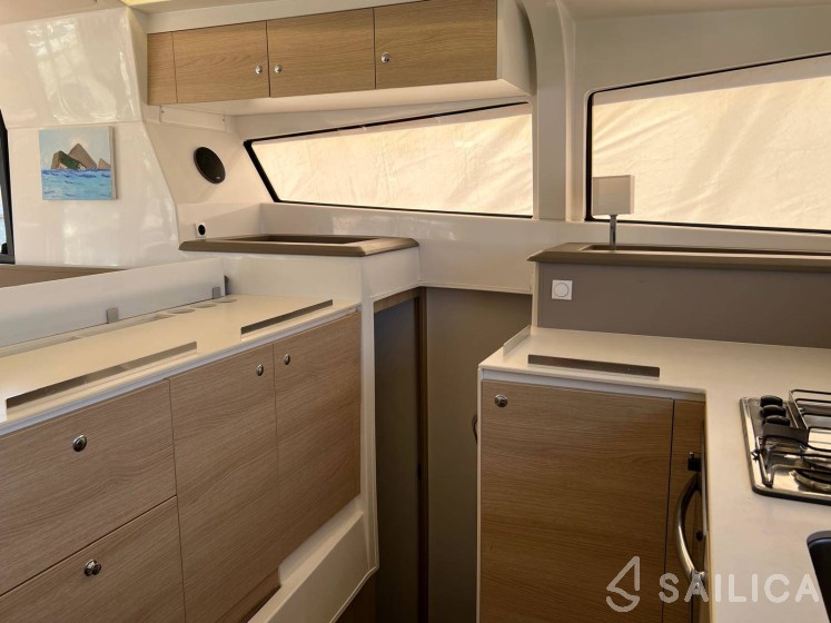 Bali 4.1 - Yacht Charter Sailica