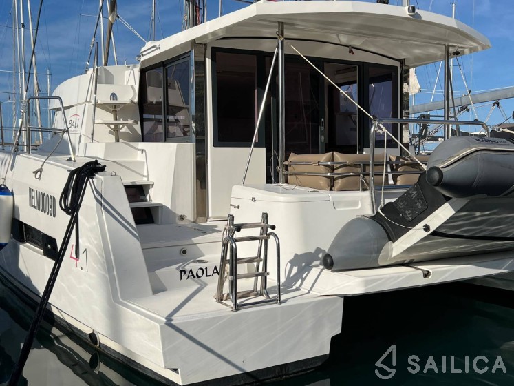 Bali 4.1 - Yacht Charter Sailica