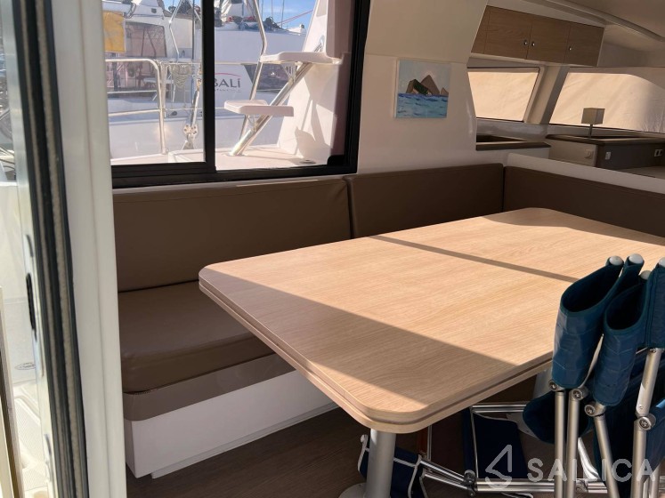 Bali 4.1 - Yacht Charter Sailica