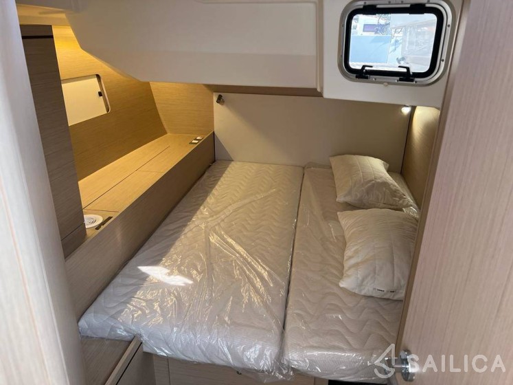 Oceanis 51.1 - Yacht Charter Sailica