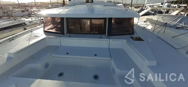 Bali 4.1 - Yacht Charter Sailica