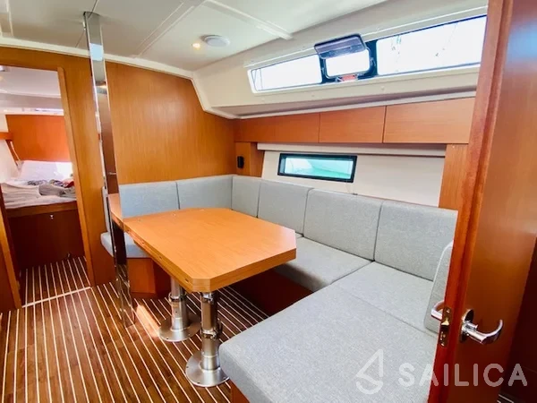 Bavaria C42 - Yacht Charter Sailica