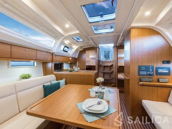 Bavaria 37 Cruiser - Yacht Charter Sailica