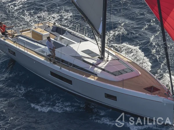 Oceanis 51.1 - Yacht Charter Sailica