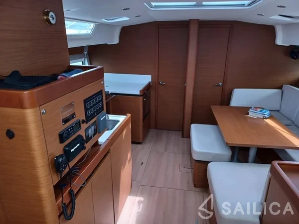 Sun Odyssey 490 - Yacht Charter Sailica