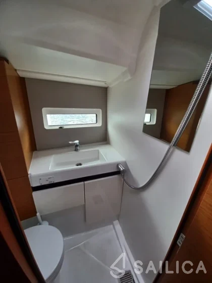 Sun Odyssey 490 - Yacht Charter Sailica