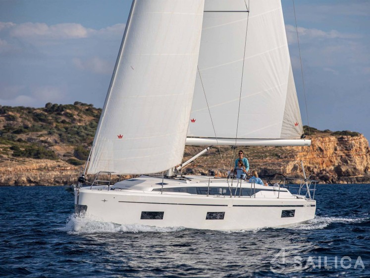 Bavaria C42 - Yacht Charter Sailica