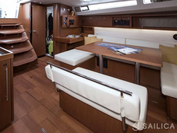 Oceanis 48 - Yacht Charter Sailica