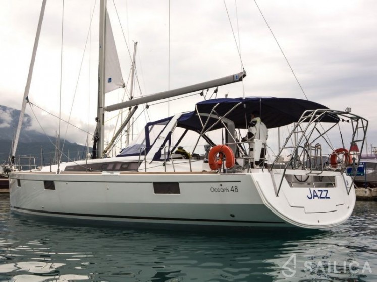 Oceanis 48 - Yacht Charter Sailica
