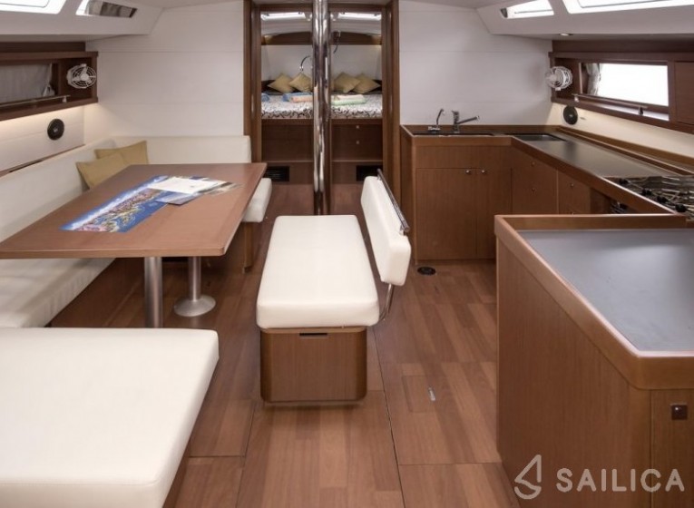 Oceanis 48 - Yacht Charter Sailica