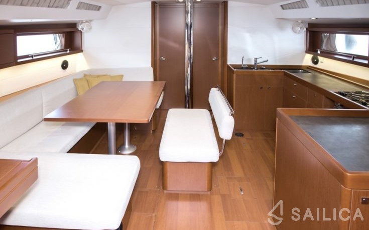 Oceanis 48 - Yacht Charter Sailica