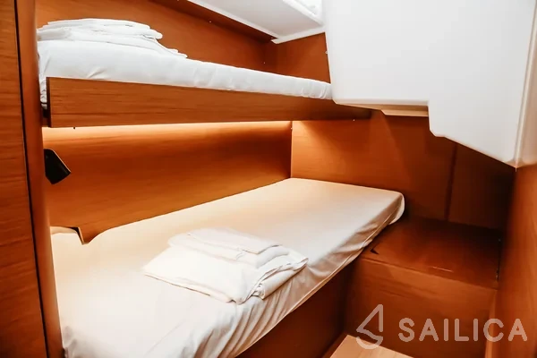 Sun Loft 47 - Yacht Charter Sailica