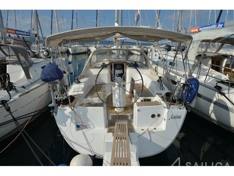 Hanse 320 - Yacht Charter Sailica