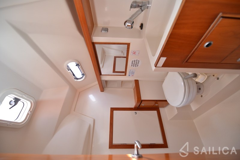 Hanse 320 - Yacht Charter Sailica