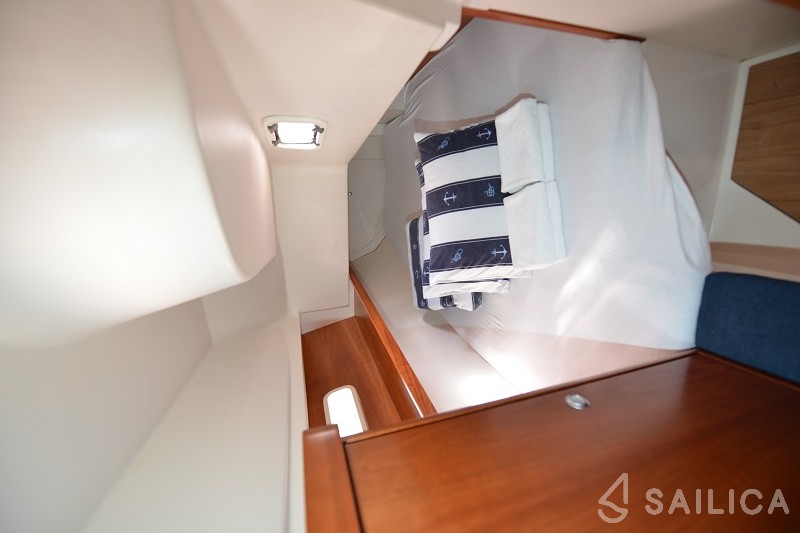 Hanse 320 - Yacht Charter Sailica