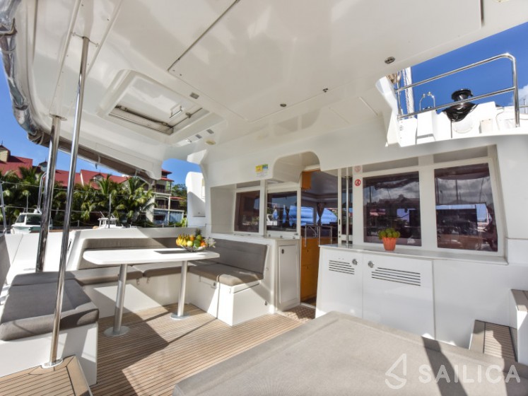 Lagoon 450 - Yacht Charter Sailica