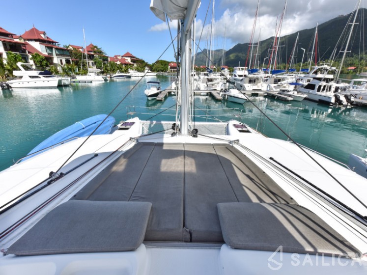 Lagoon 450 - Yacht Charter Sailica