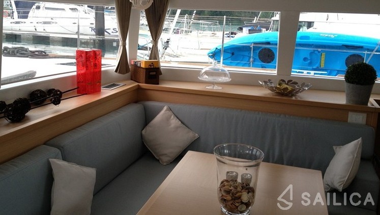 Lagoon 450 - Yacht Charter Sailica
