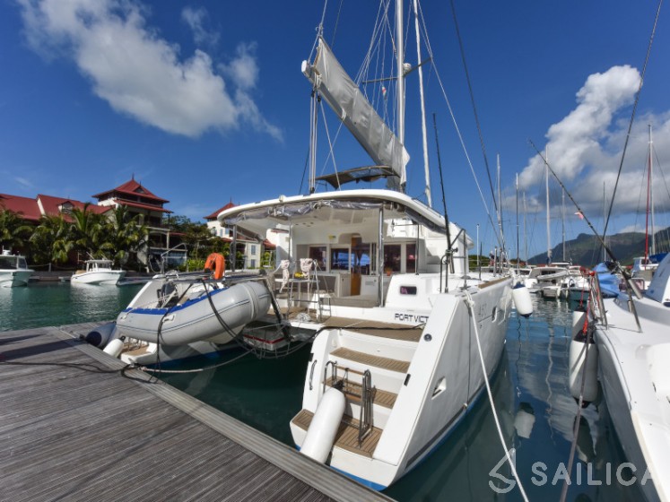 Lagoon 450 - Yacht Charter Sailica