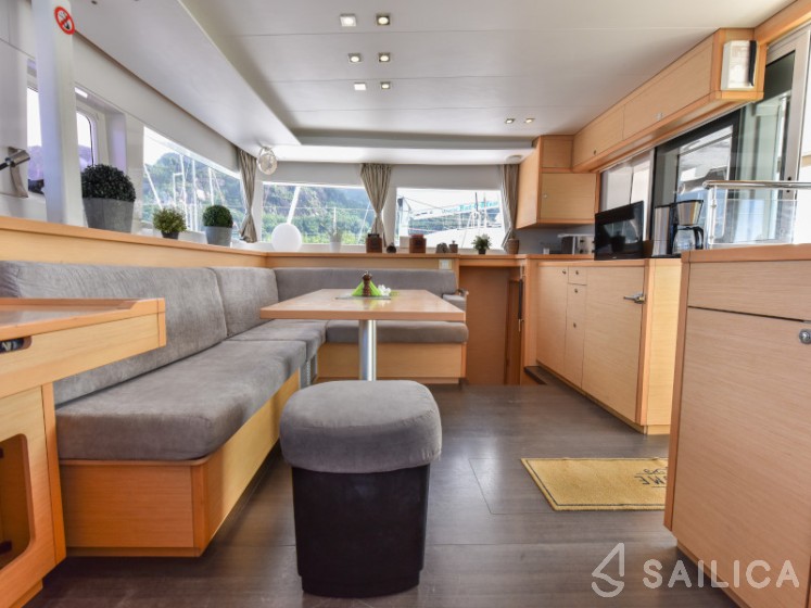 Lagoon 450 - Yacht Charter Sailica