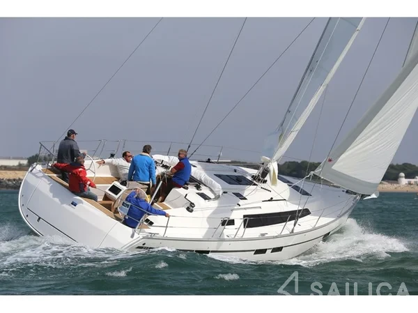 Bavaria 46 Cruiser - Yacht Charter Sailica