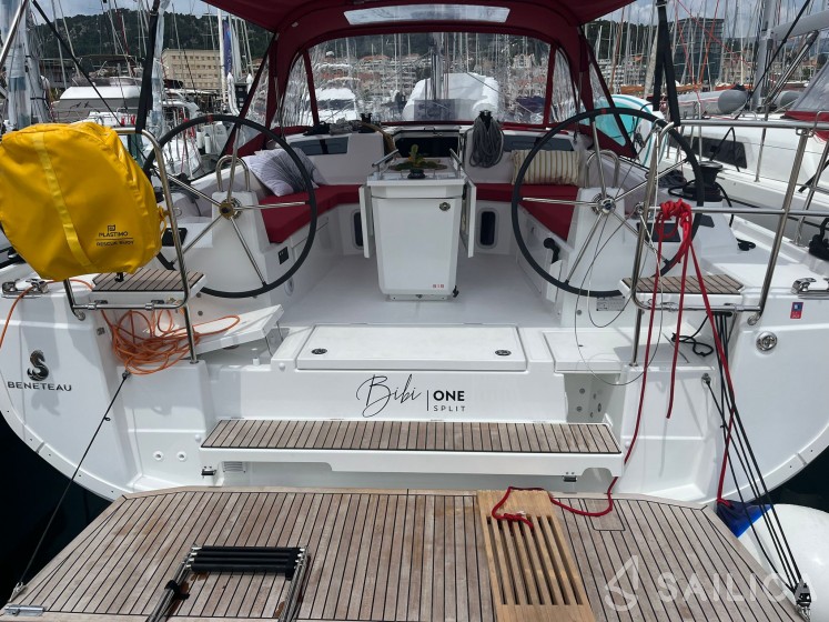 Oceanis 40.1 - Yacht Charter Sailica