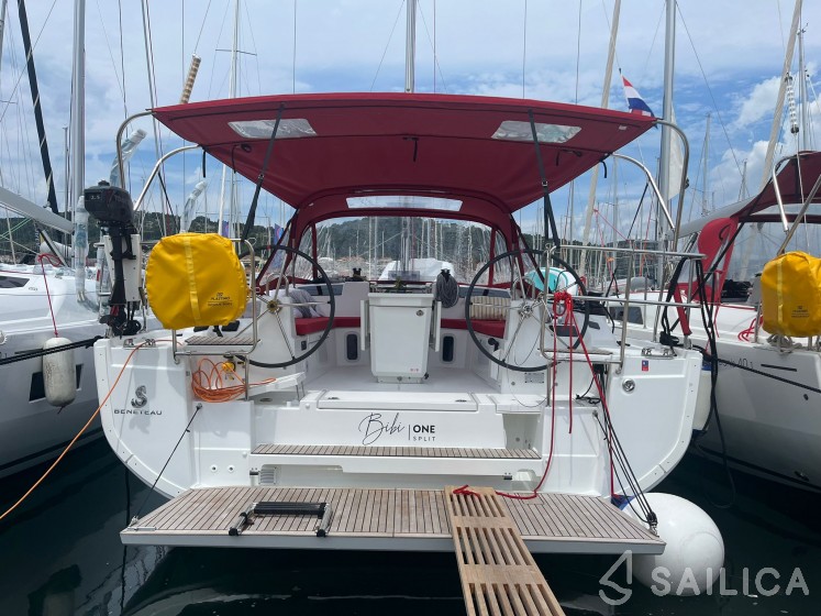 Oceanis 40.1 - Yacht Charter Sailica