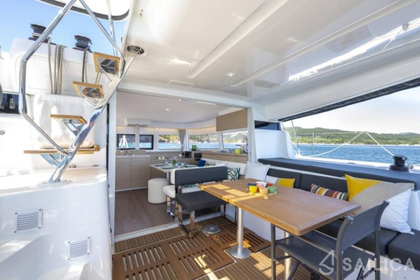 Lagoon 43 Power - Yacht Charter Sailica