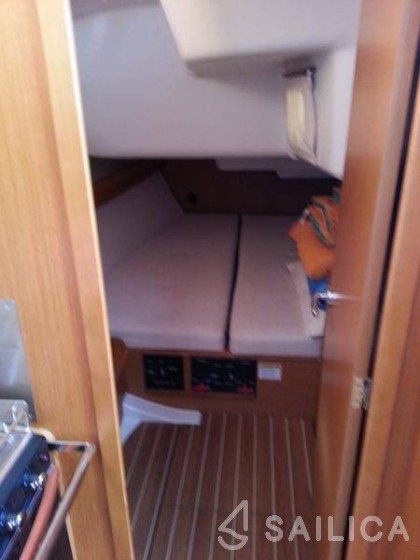 Sun Odyssey 42 - Yacht Charter Sailica