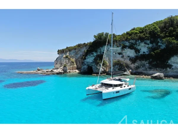 Lagoon 42 - Yacht Charter Sailica
