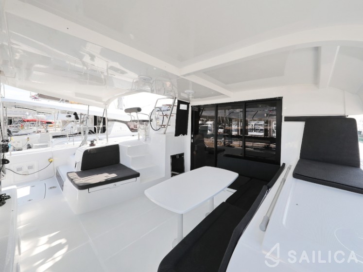 Lagoon 42 - Yacht Charter Sailica