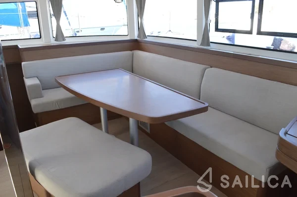 Lagoon 42 - Yacht Charter Sailica