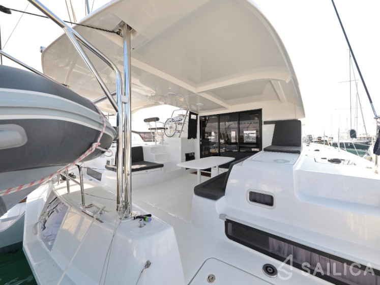 Lagoon 42 - Yacht Charter Sailica