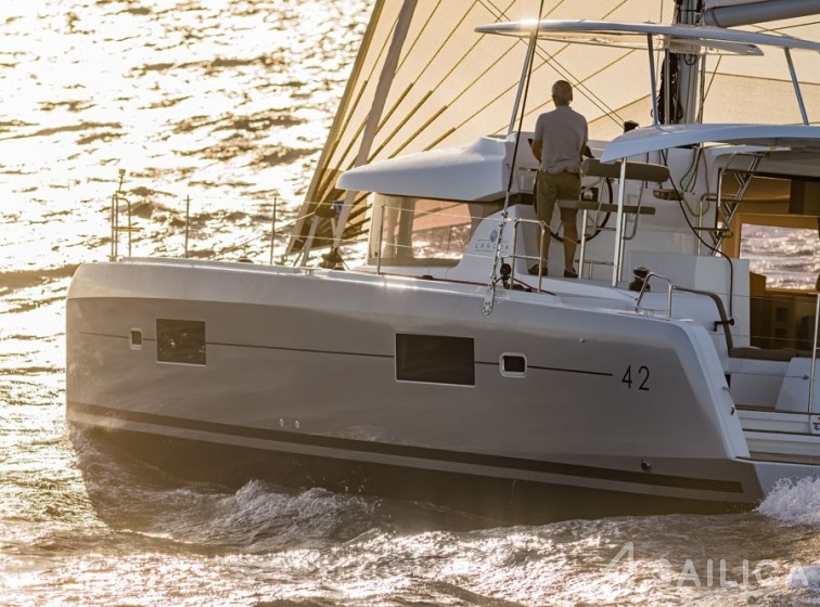 Lagoon 42 - Yacht Charter Sailica