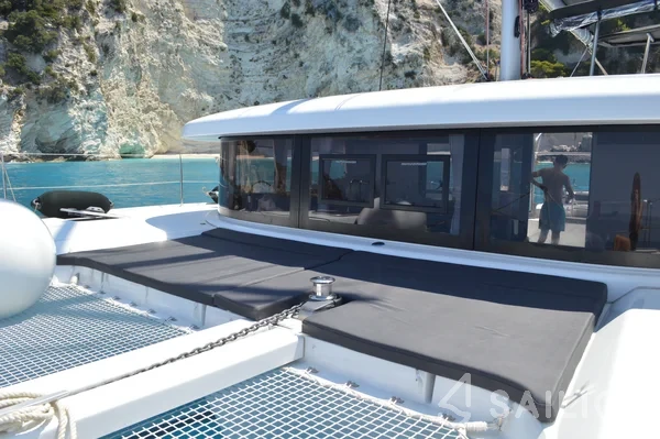 Lagoon 42 - Yacht Charter Sailica