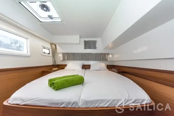 Lagoon 42 - Yacht Charter Sailica