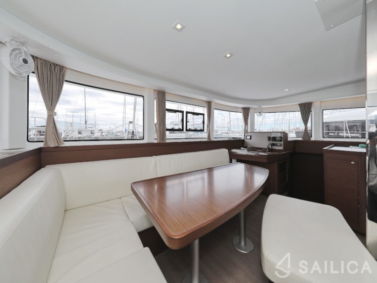 Lagoon 42 - Yacht Charter Sailica