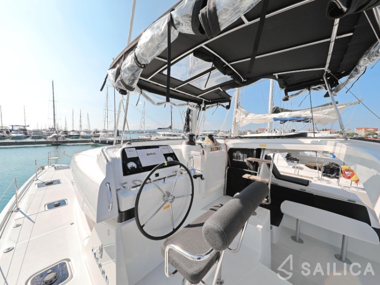 Lagoon 42 - Yacht Charter Sailica