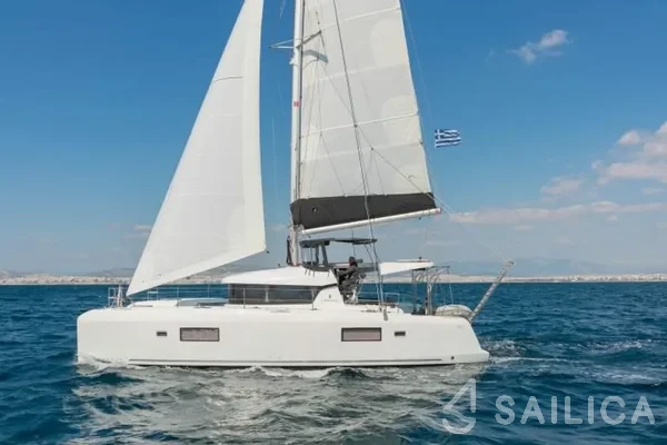 Lagoon 42 - Yacht Charter Sailica