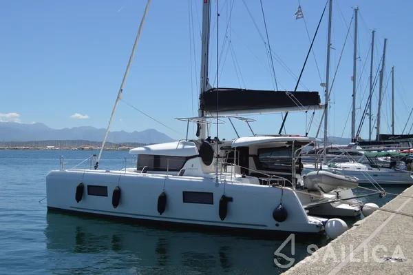 Lagoon 42 - Yacht Charter Sailica