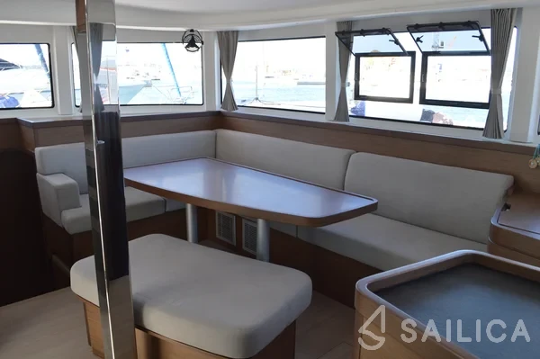 Lagoon 42 - Yacht Charter Sailica