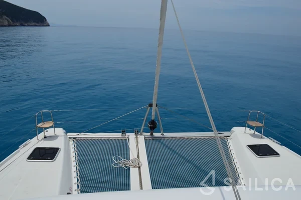 Lagoon 42 - Yacht Charter Sailica