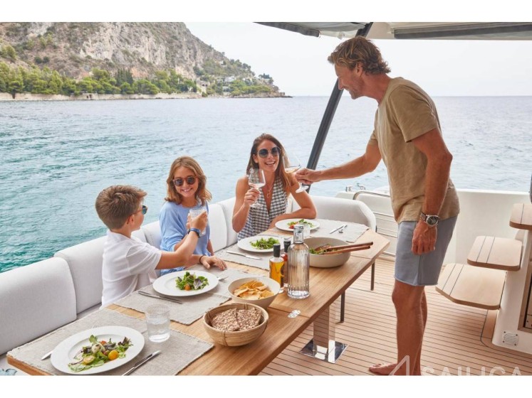Prestige M48 - Yacht Charter Sailica
