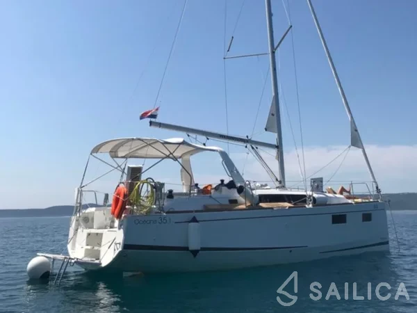 Oceanis 35.1 - Yacht Charter Sailica