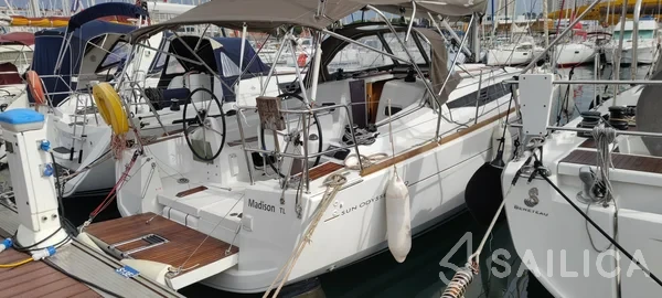 Sun Odyssey 349 - Yacht Charter Sailica