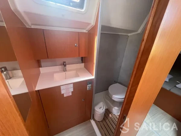 Bavaria C42 - Yacht Charter Sailica