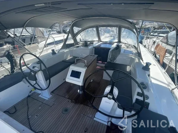 Bavaria C42 - Yacht Charter Sailica